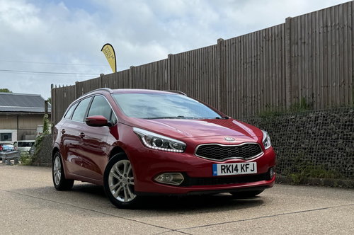 2014 KIA CEED 1.6 CRDI 2 SPORTSWAGON AUTO EURO 5 5DR RK14KFJ 47,000 MILES AUTOMATIC... photo