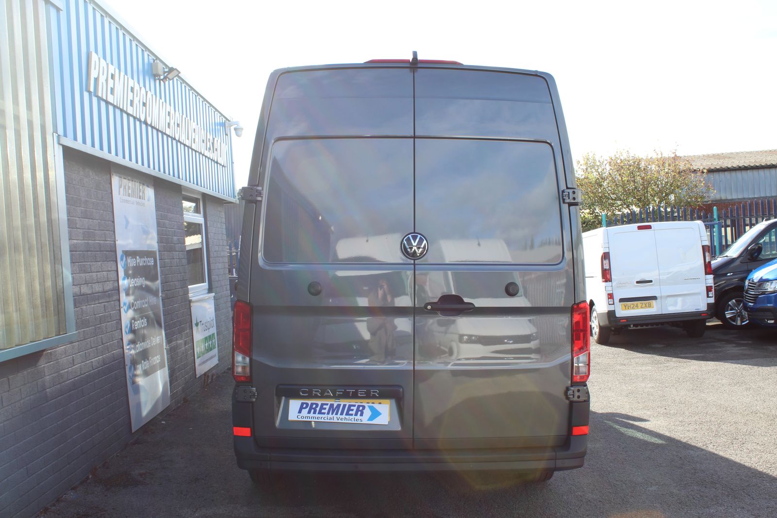 Volkswagen Crafter 2.0 TDI CR35 Commerce Plus Panel Van 5dr Diesel Manual FWD LWB High Roof Euro 6 (s/s) (140 ps) 5dr Manual 2026