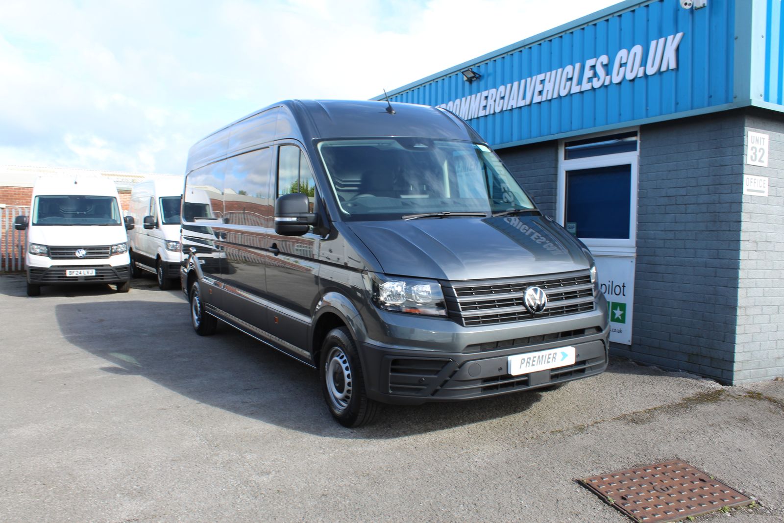 Volkswagen Crafter 2.0 TDI CR35 Commerce Plus Panel Van 5dr Diesel Manual FWD LWB High Roof Euro 6 (s/s) (140 ps) 5dr Manual 2026