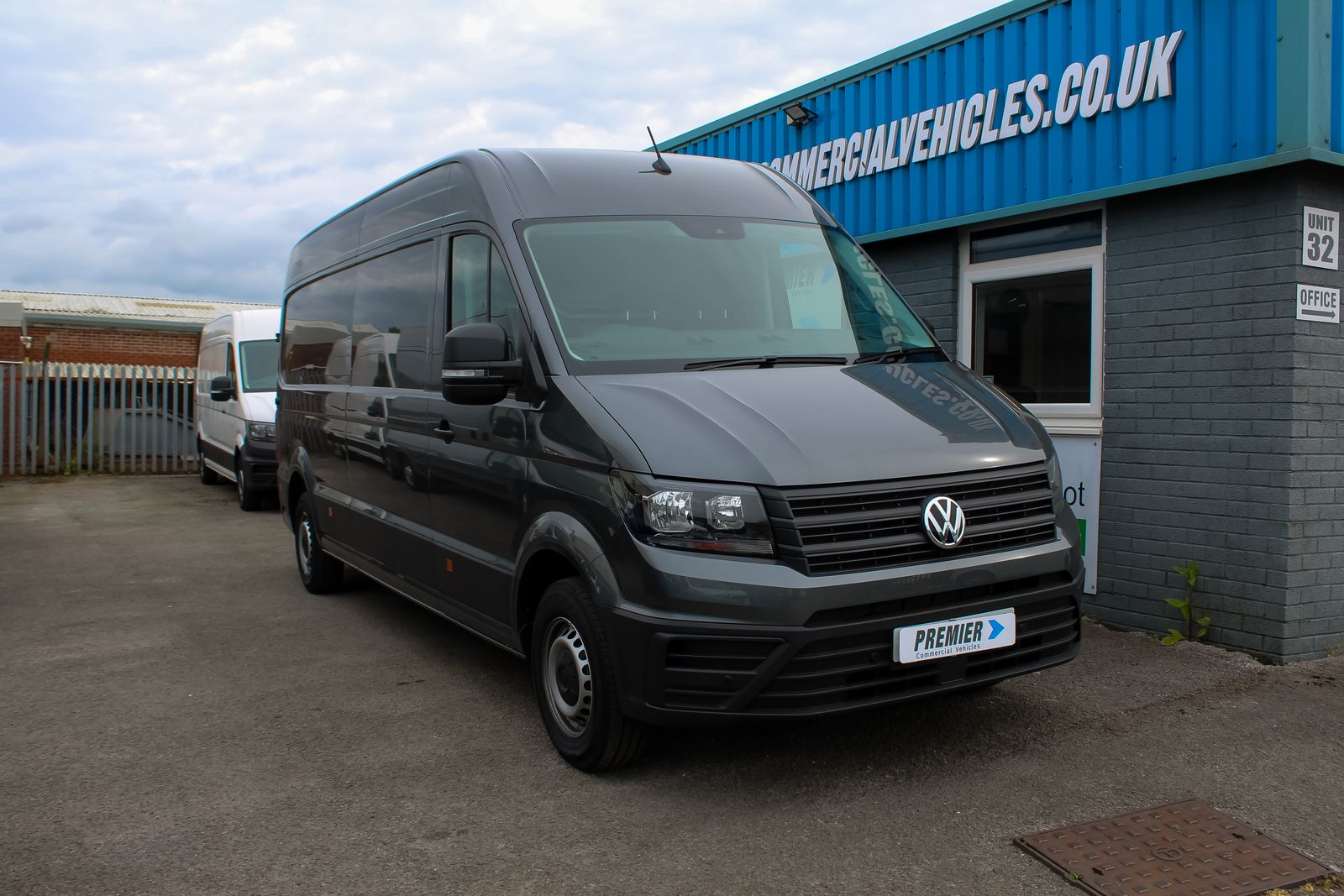 Volkswagen Crafter 2.0L CR35 COMMERCE + TDI 5dr Diesel Manual Euro 6 (138 bhp) 5dr Manual 2026