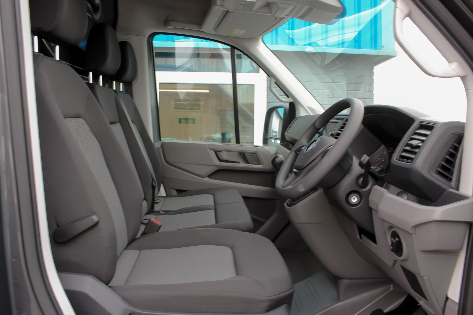 Volkswagen Crafter 2.0L CR35 COMMERCE + TDI 5dr Diesel Manual Euro 6 (138 bhp) 5dr Manual 2026