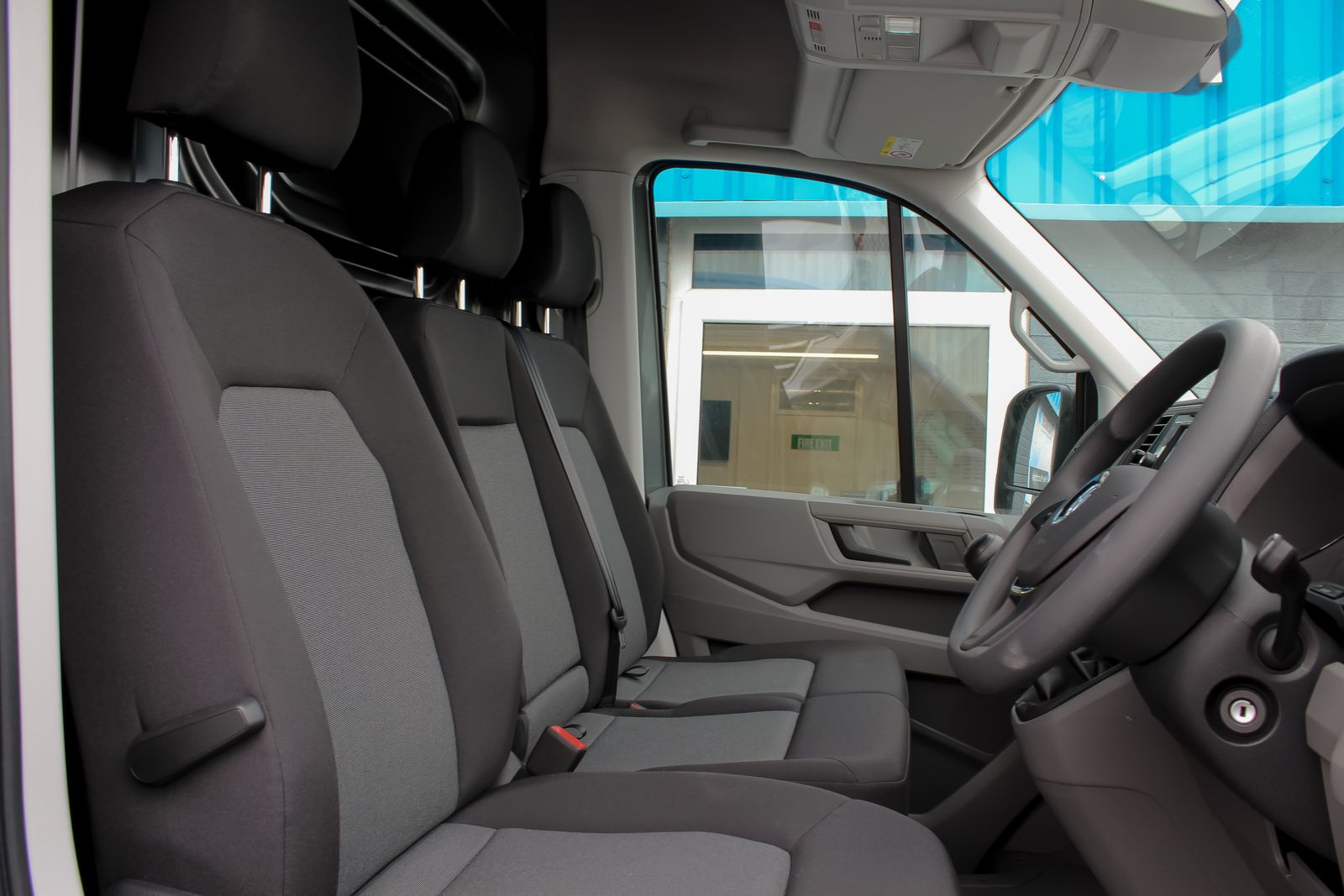Volkswagen Crafter 2.0L CR35 COMMERCE + TDI 5dr Diesel Manual Euro 6 (138 bhp) 5dr Manual 2026