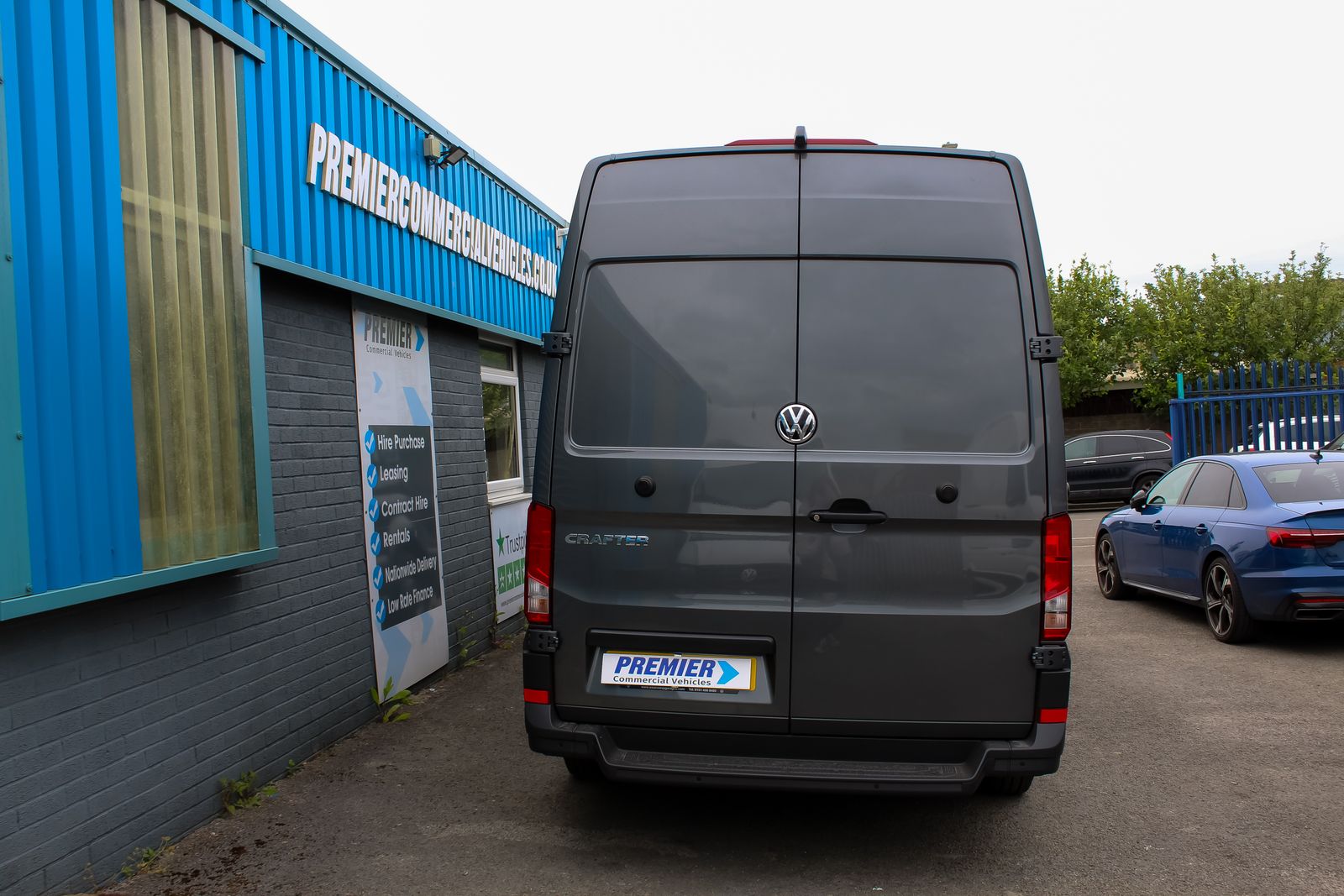 Volkswagen Crafter 2.0L CR35 COMMERCE + TDI 5dr Diesel Manual Euro 6 (138 bhp) 5dr Manual 2026