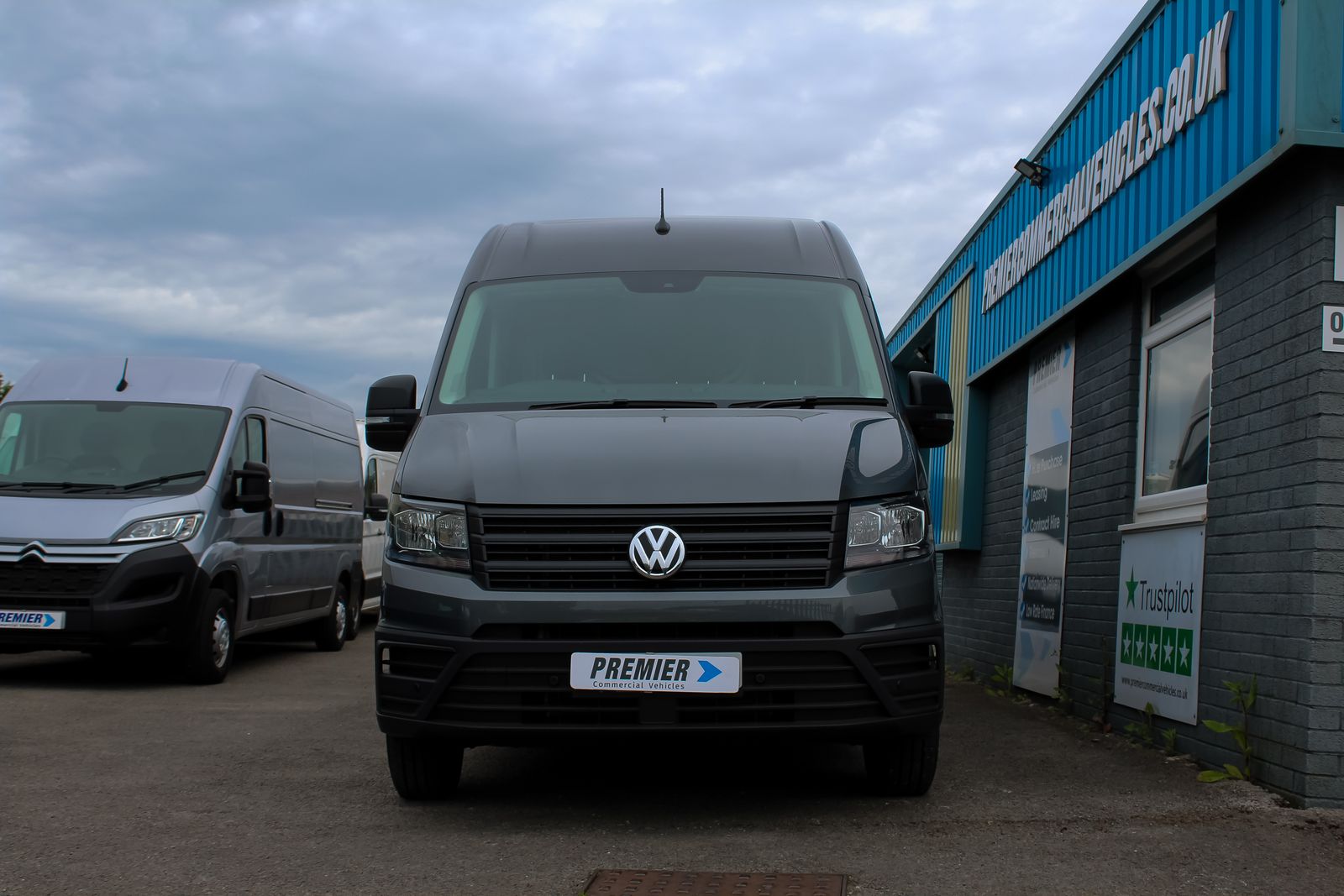 Volkswagen Crafter 2.0L CR35 COMMERCE + TDI 5dr Diesel Manual Euro 6 (138 bhp) 5dr Manual 2026