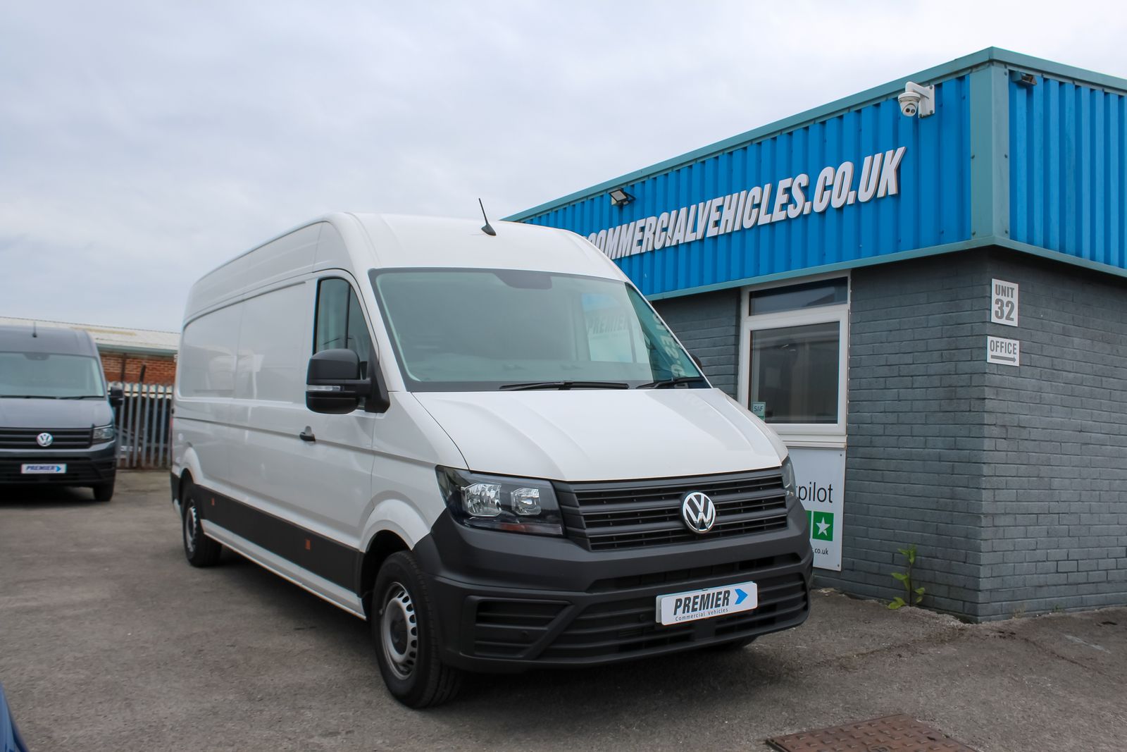 Volkswagen Crafter 2.0L CR35 Trendline TDI Auto Diesel Automatic Euro 6 (138 bhp) 5dr Automatic 2026