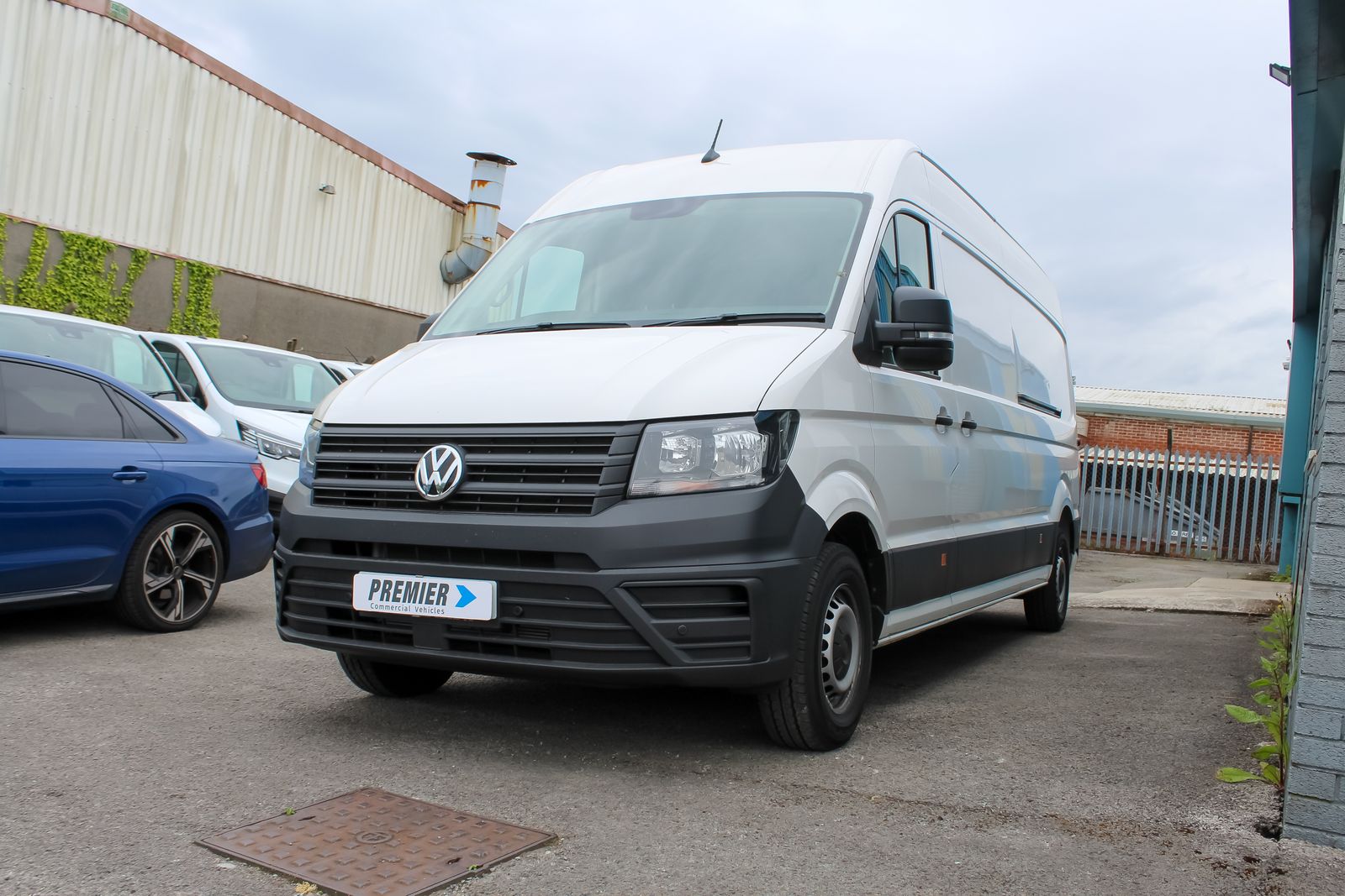 Volkswagen Crafter 2.0L CR35 Trendline TDI Auto Diesel Automatic Euro 6 (138 bhp) 5dr Automatic 2026