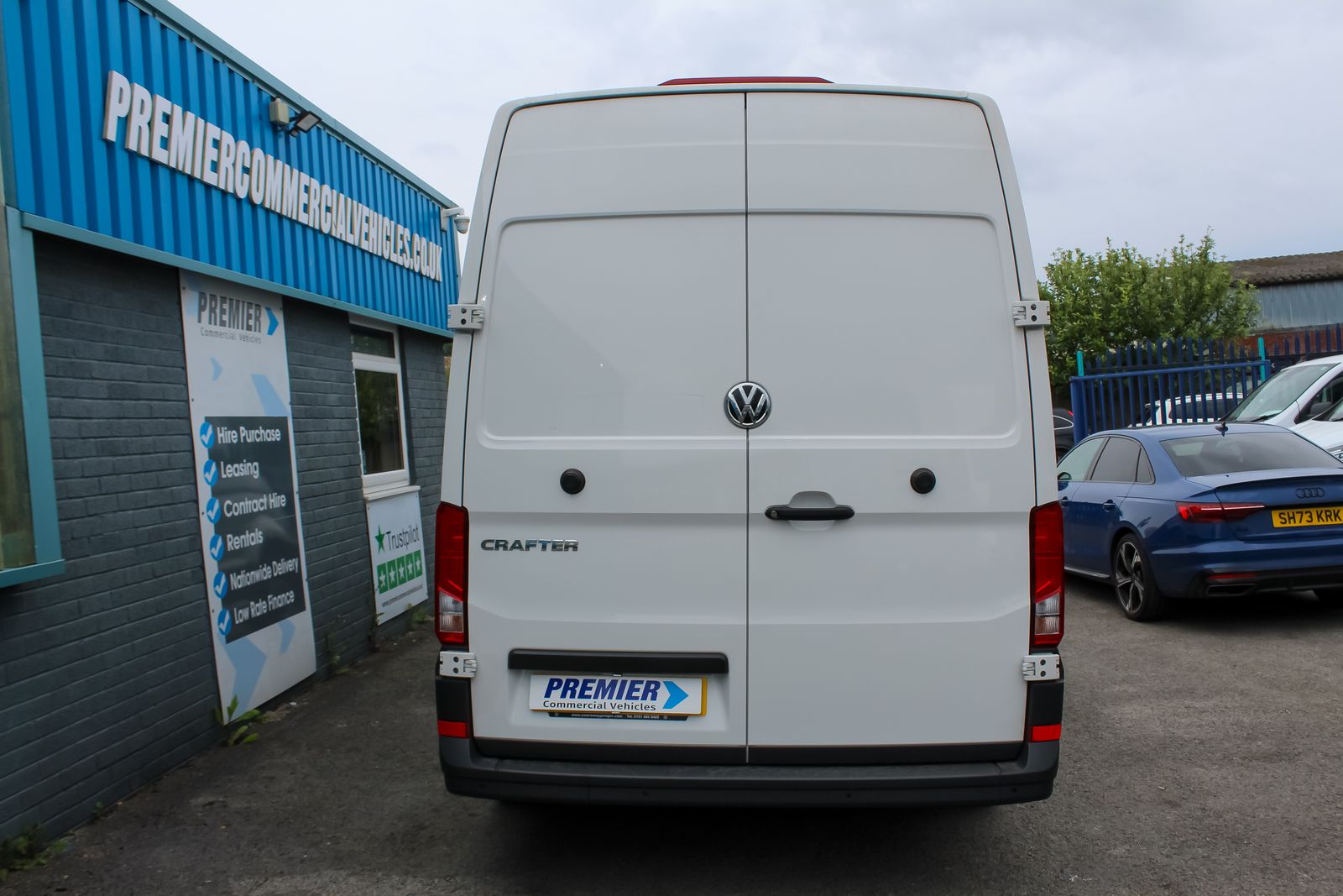 Volkswagen Crafter 2.0L CR35 Trendline TDI Auto Diesel Automatic Euro 6 (138 bhp) 5dr Automatic 2026