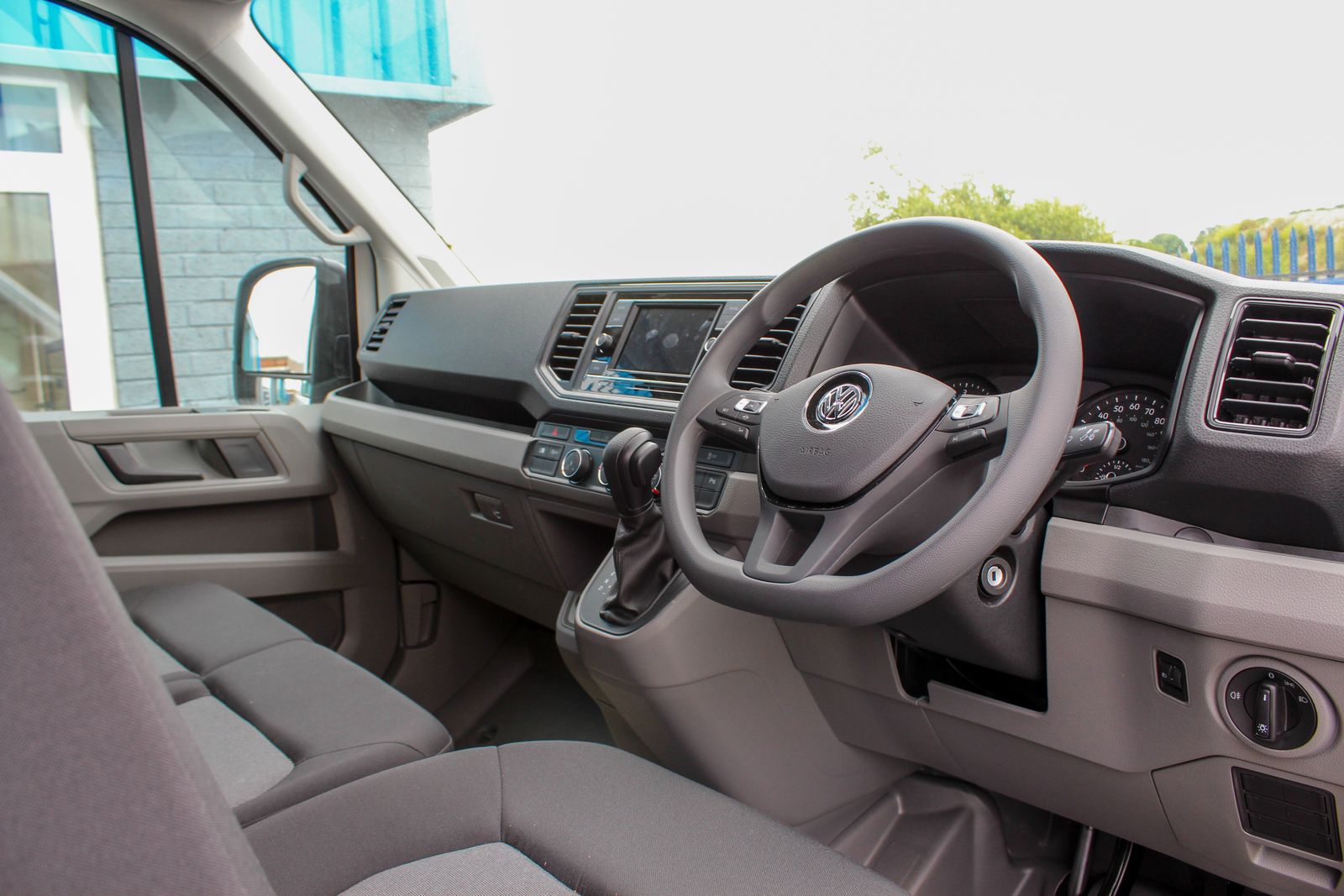 Volkswagen Crafter 2.0L CR35 Trendline TDI Auto Diesel Automatic Euro 6 (138 bhp) 5dr Automatic 2026