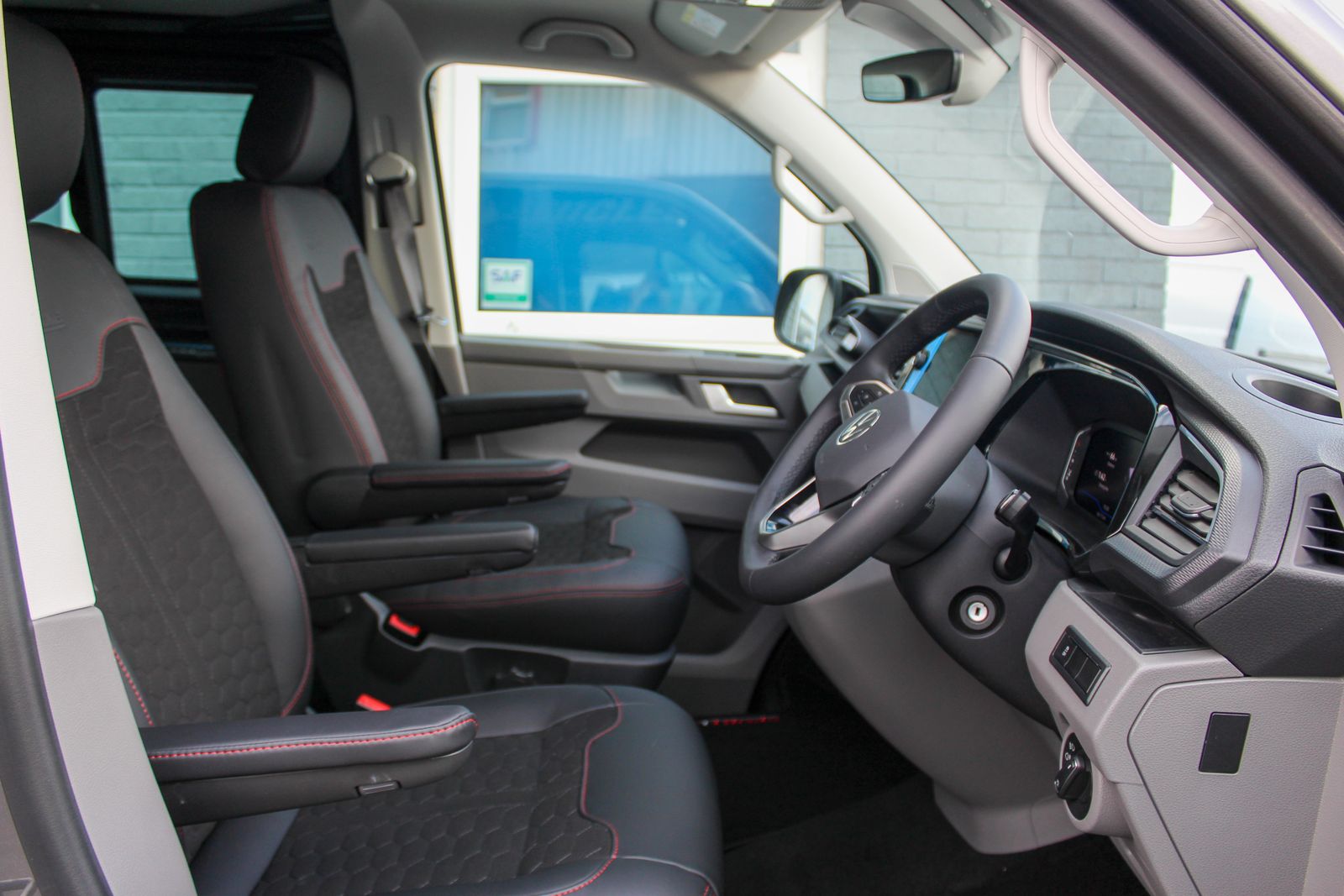 Volkswagen Transporter 2.0 BiTDI T32 Sportline Crew Van 5dr Diesel DSG FWD Euro 6 (s/s) (204 ps) 5dr Automatic 2026