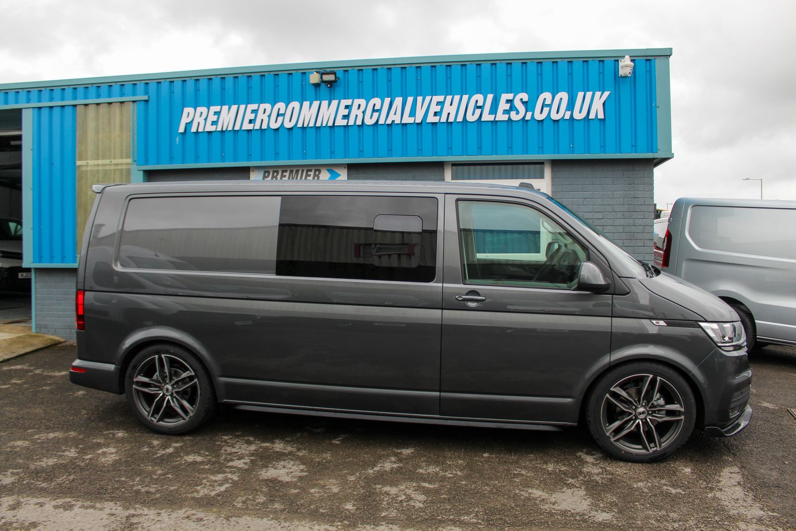 Volkswagen Transporter 2.0 TDI T30 Highline Panel Van 5dr Diesel DSG FWD LWB Euro 6 (s/s) (150 ps) 5dr Automatic 2026