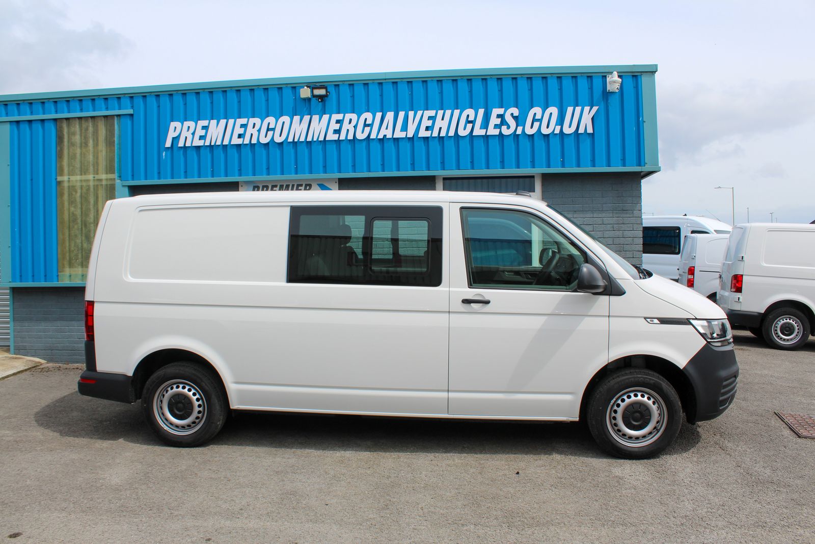 Volkswagen Transporter 2.0 TDI T32 Startline Business Crew Van 5dr Diesel DSG FWD LWB Euro 6 (s/s) (150 ps) 5dr Automatic 2026