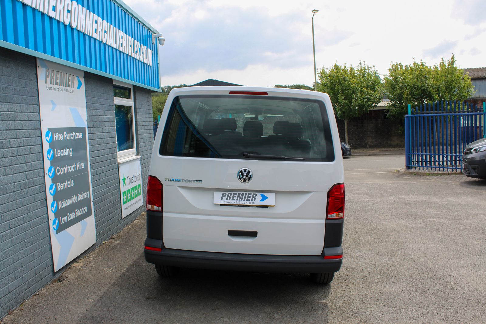 Volkswagen Transporter 2.0 TDI T32 Startline Business Crew Van 5dr Diesel DSG FWD LWB Euro 6 (s/s) (150 ps) 5dr Automatic 2026