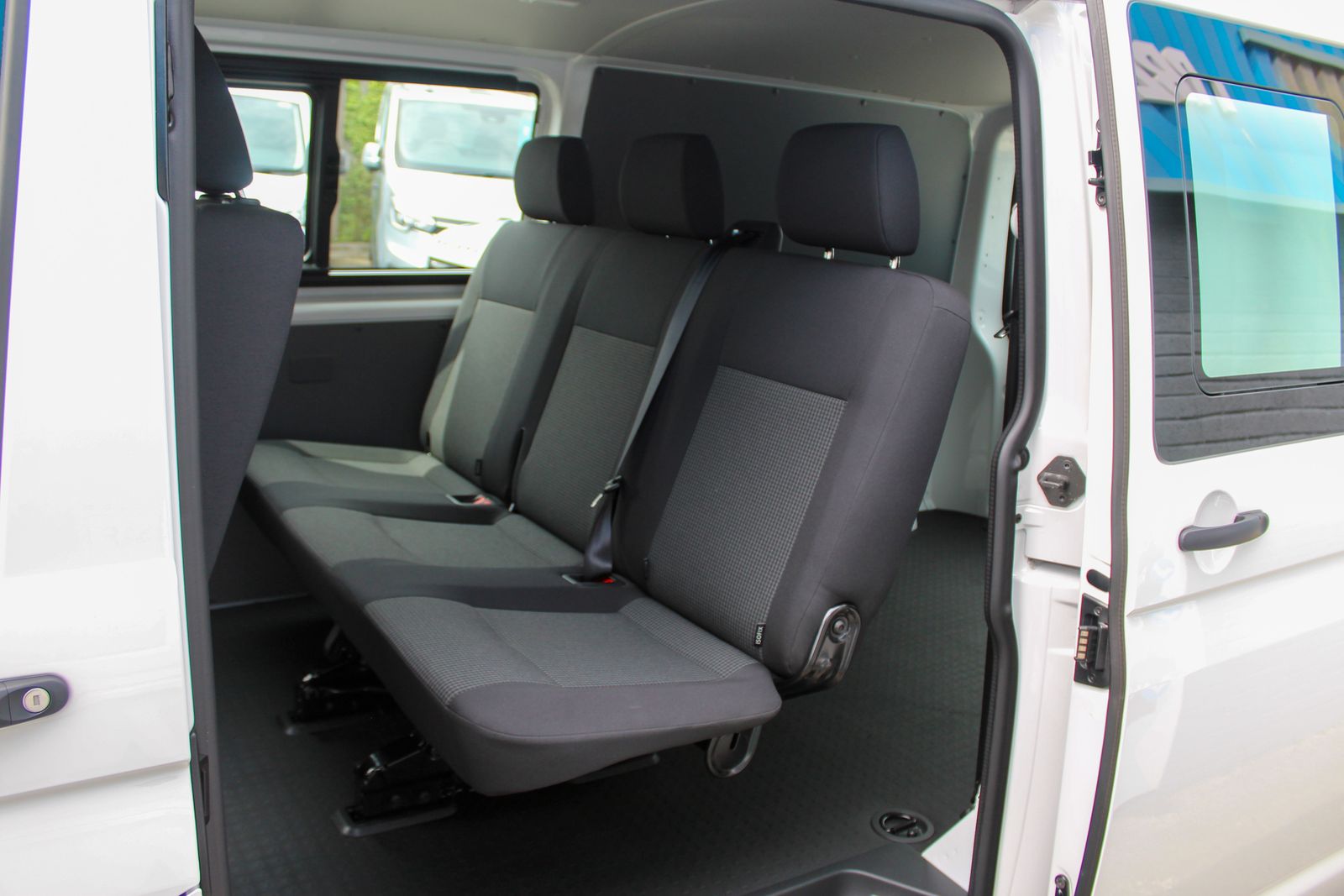 Volkswagen Transporter 2.0 TDI T32 Startline Business Crew Van 5dr Diesel DSG FWD LWB Euro 6 (s/s) (150 ps) 5dr Automatic 2026
