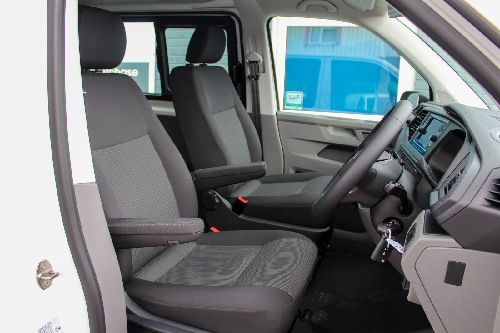 Volkswagen Transporter 2.0 TDI T32 Startline Business Crew Van 5dr Diesel DSG FWD LWB Euro 6 (s/s) (150 ps) 5dr Automatic 2026