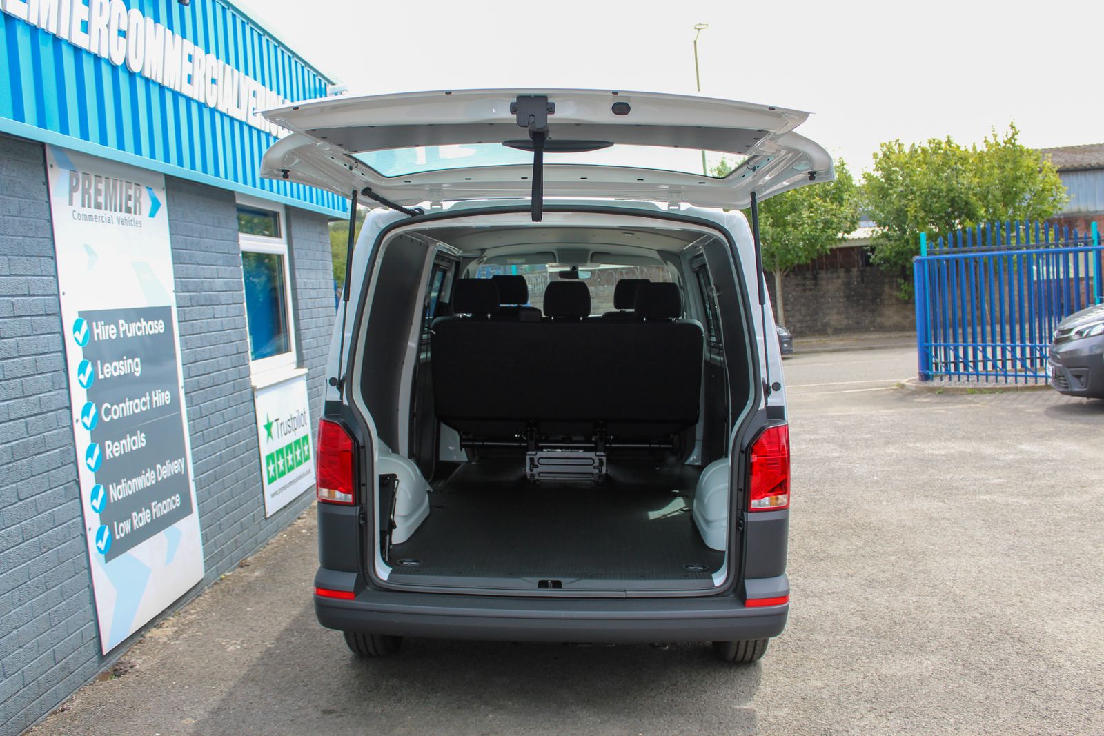 Volkswagen Transporter 2.0 TDI T32 Startline Business Crew Van 5dr Diesel DSG FWD LWB Euro 6 (s/s) (150 ps) 5dr Automatic 2026