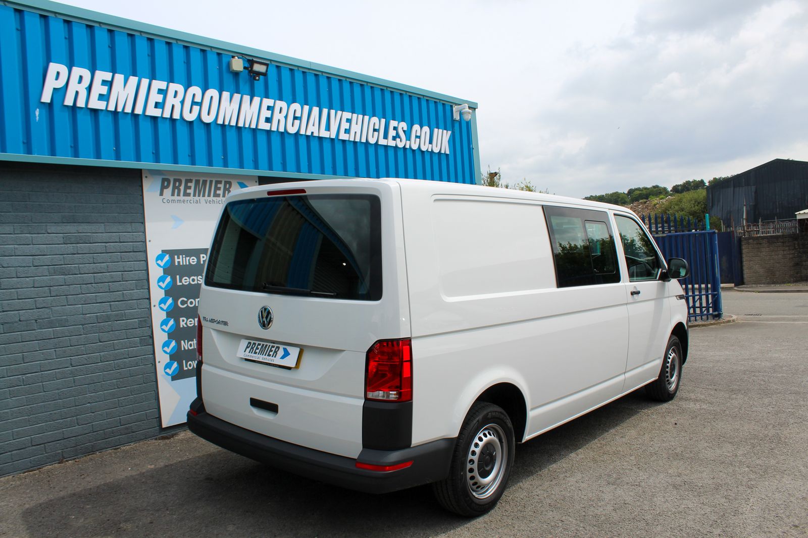Volkswagen Transporter 2.0 TDI T32 Startline Business Crew Van 5dr Diesel DSG FWD LWB Euro 6 (s/s) (150 ps) 5dr Automatic 2026