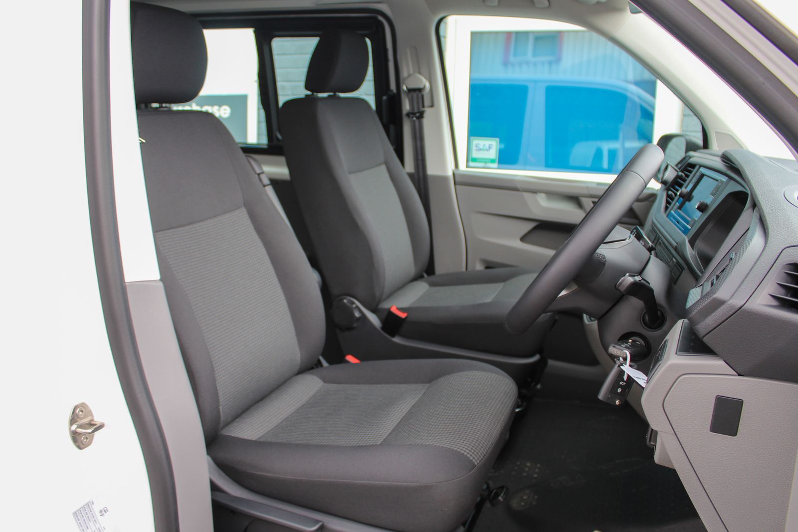 Volkswagen Transporter 2.0 TDI T32 Startline Business Crew Van 5dr Diesel DSG FWD LWB Euro 6 (s/s) (150 ps) 5dr Automatic 2026