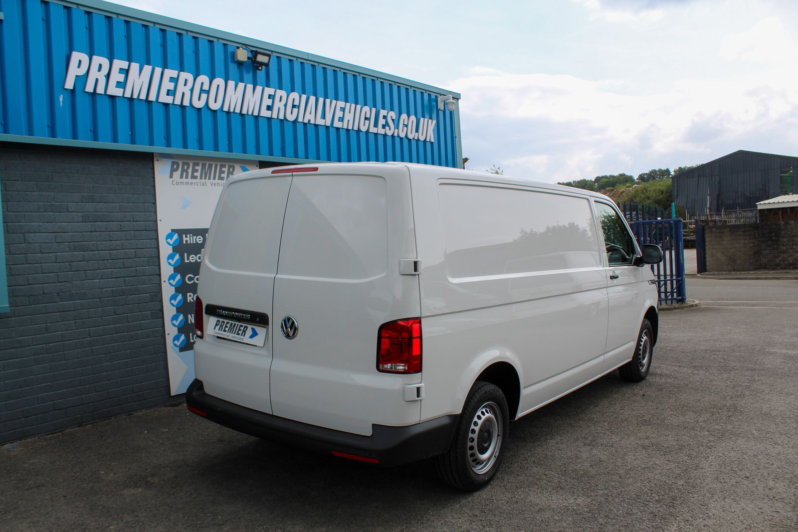 Volkswagen Transporter 2.0 TDI T32 Startline Business Panel Van 5dr Diesel Manual FWD LWB Euro 6 (s/s) (150 ps) 5dr Manual 2026