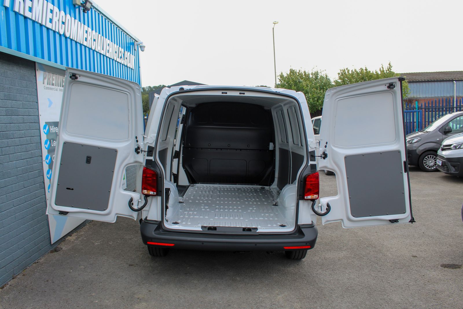 Volkswagen Transporter 2.0 TDI T32 Startline Business Panel Van 5dr Diesel Manual FWD LWB Euro 6 (s/s) (150 ps) 5dr Manual 2026