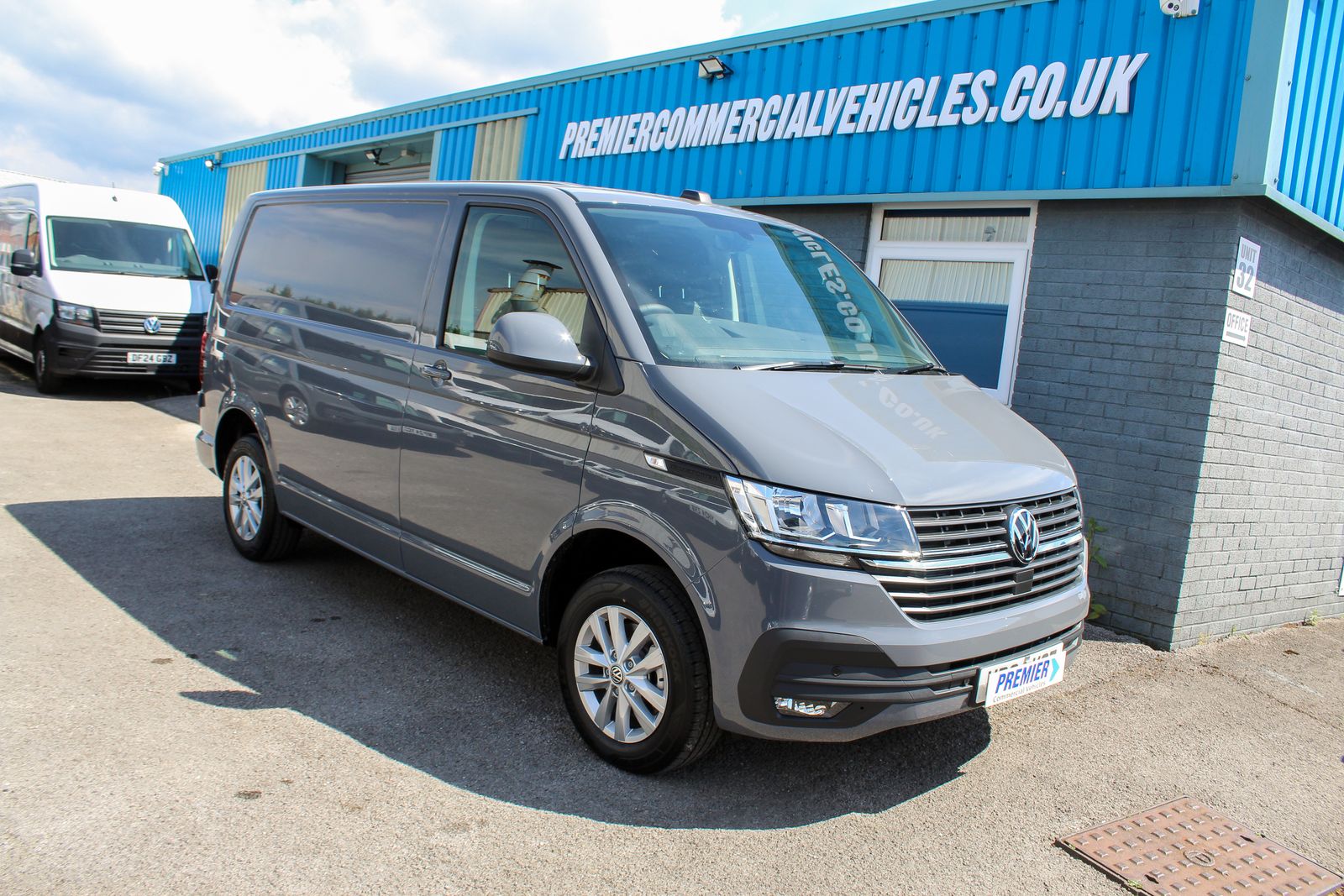 Volkswagen Transporter 2.0L T28 HighLine TDI Diesel Manual Euro 6 (109 bhp) 5dr Manual 2026