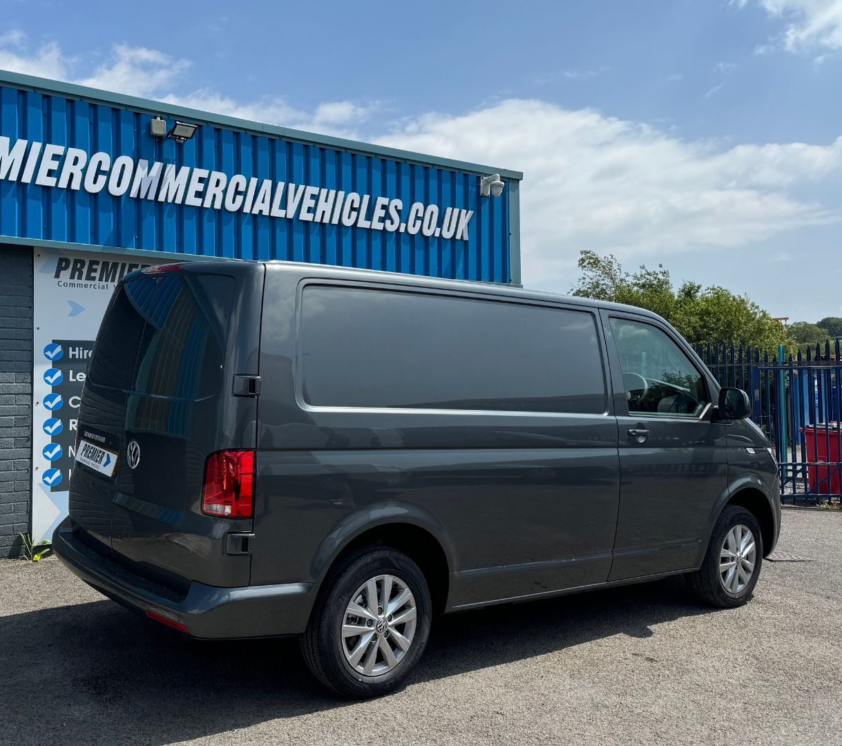 Volkswagen Transporter 2.0L T28 HighLine TDI Diesel Manual Euro 6 110 (109 bhp) 4dr Manual 2026