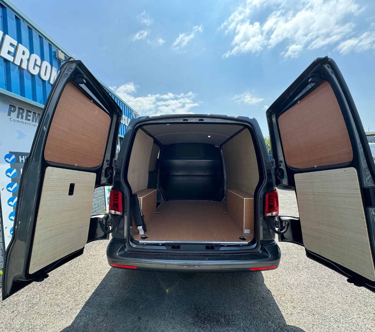 Volkswagen Transporter 2.0L T28 HighLine TDI Diesel Manual Euro 6 110 (109 bhp) 4dr Manual 2026