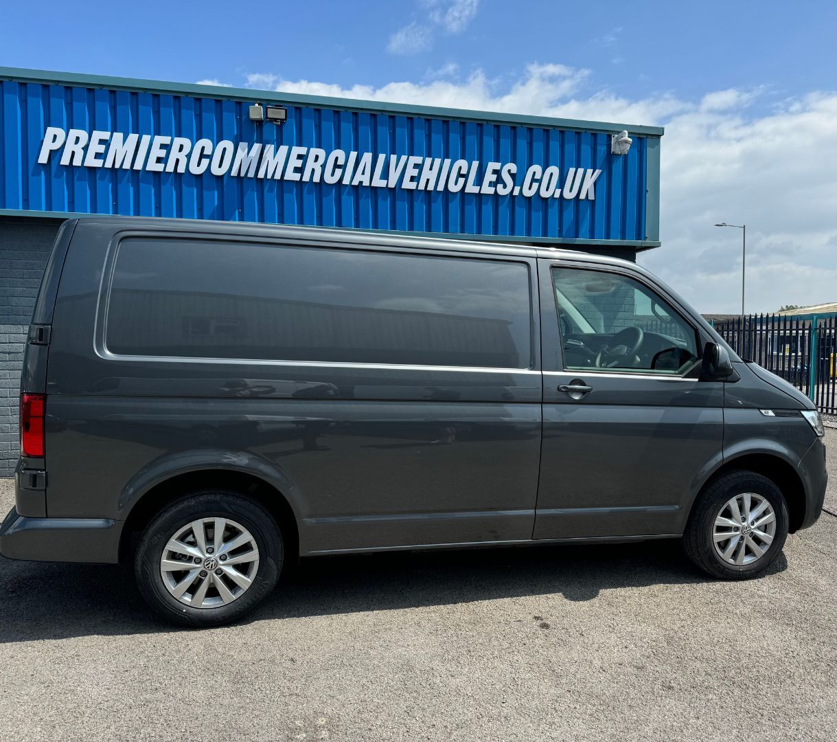 Volkswagen Transporter 2.0L T28 HighLine TDI Diesel Manual Euro 6 110 (109 bhp) 4dr Manual 2026