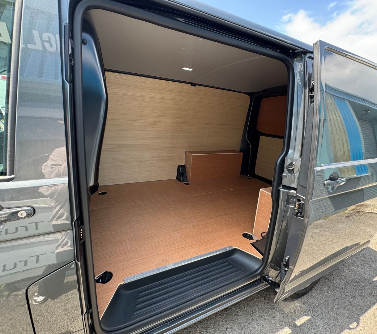 Volkswagen Transporter 2.0L T28 HighLine TDI Diesel Manual Euro 6 110 (109 bhp) 4dr Manual 2026