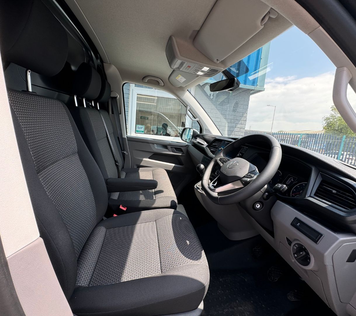 Volkswagen Transporter 2.0L T28 HighLine TDI Diesel Manual Euro 6 110 (109 bhp) 4dr Manual 2026