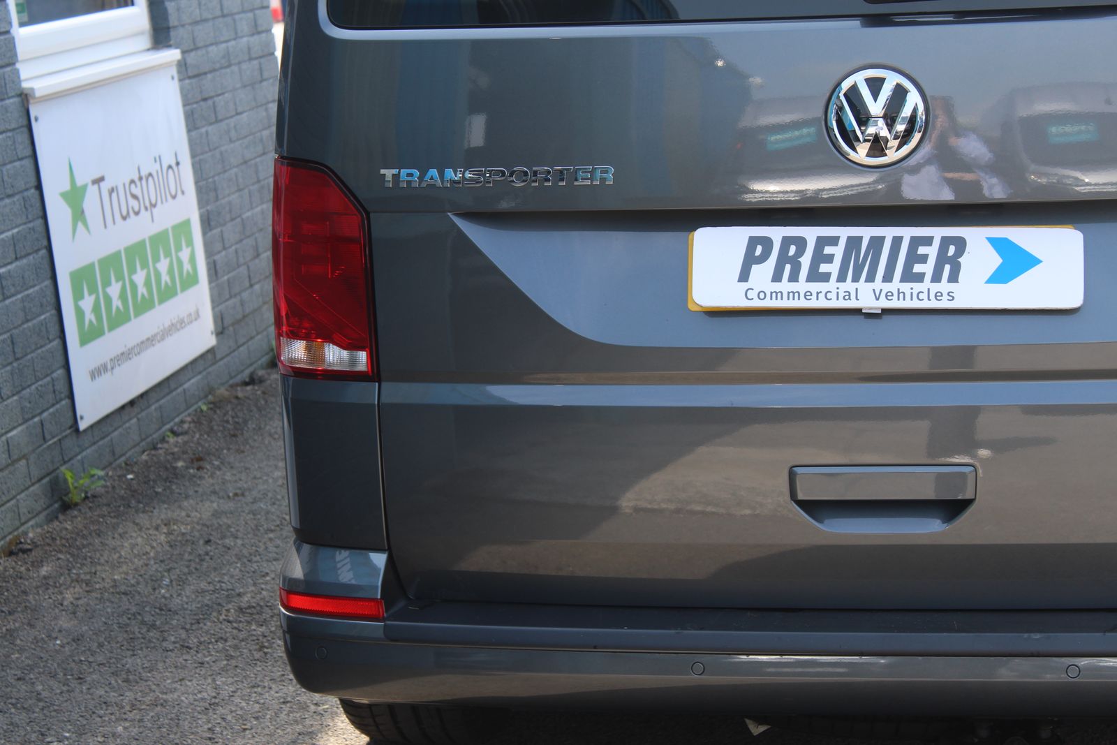 Volkswagen Transporter 2.0L T32 Highline TDI Auto Diesel Euro 6 (150PS) 5dr Automatic 2026
