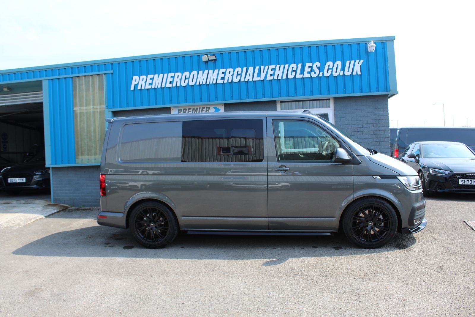 Volkswagen Transporter 2.0L T32 Highline TDI Auto Diesel Euro 6 (150PS) 5dr Automatic 2026