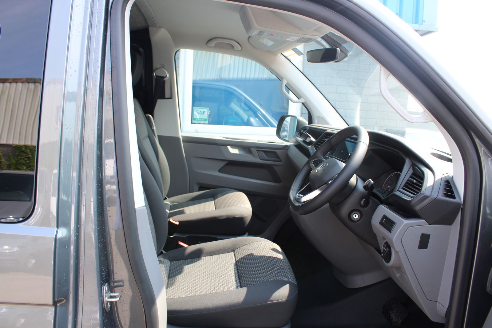 Volkswagen Transporter 2.0L T32 Highline TDI Auto Diesel Euro 6 (150PS) 5dr Automatic 2026