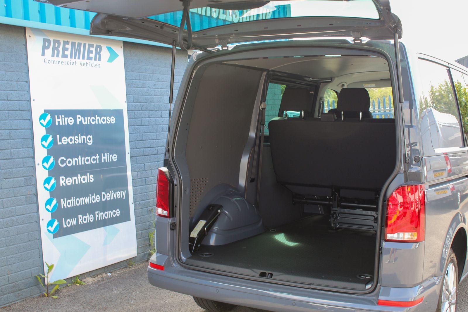 Volkswagen Transporter 2.0L T32 HighLine TDI Diesel Manual Euro 6 (148 bhp) 4dr Manual 2026
