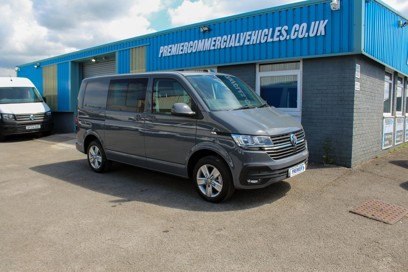 Volkswagen Transporter 2.0L T32 HighLine TDI Diesel Manual Euro 6 (148 bhp) 4dr Manual 2026