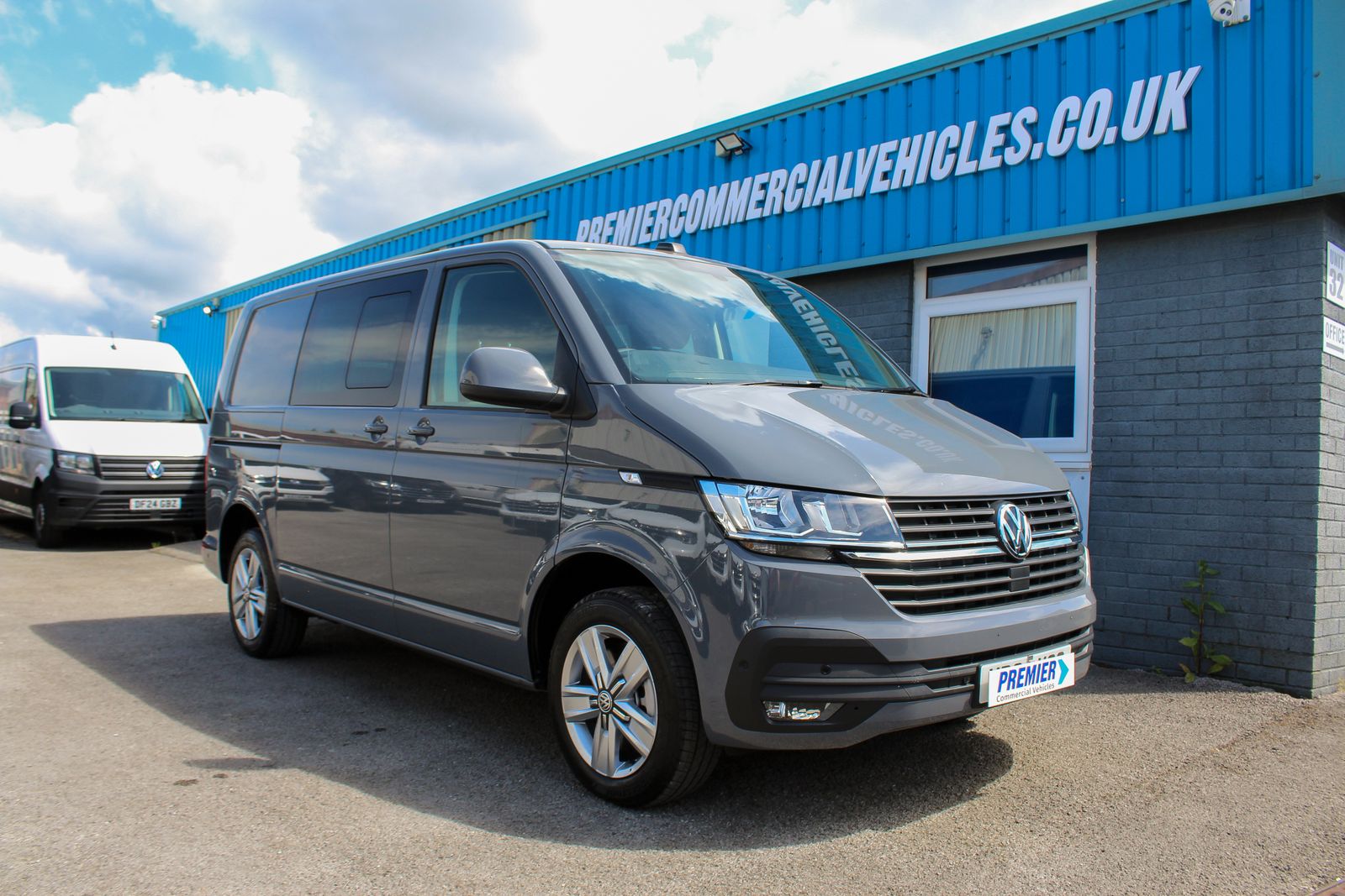 Volkswagen Transporter 2.0L T32 HighLine TDI Diesel Manual Euro 6 (148 bhp) 4dr Manual 2026