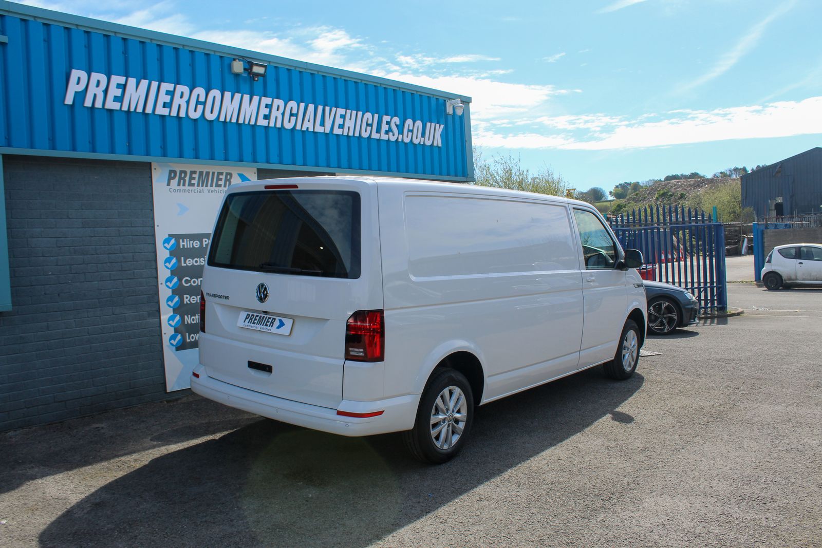 Volkswagen Transporter 2.0L T32 HighLine TDI Diesel Manual Euro 6 (150PS) 5dr Manual 2026