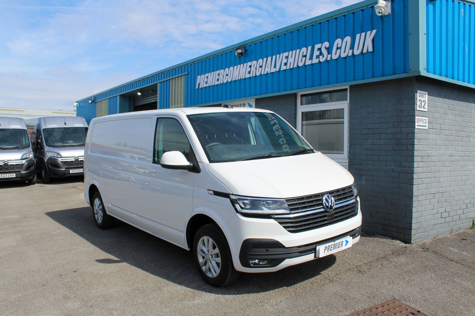 Volkswagen Transporter 2.0L T32 HighLine TDI Diesel Manual Euro 6 (150PS) 5dr Manual 2026