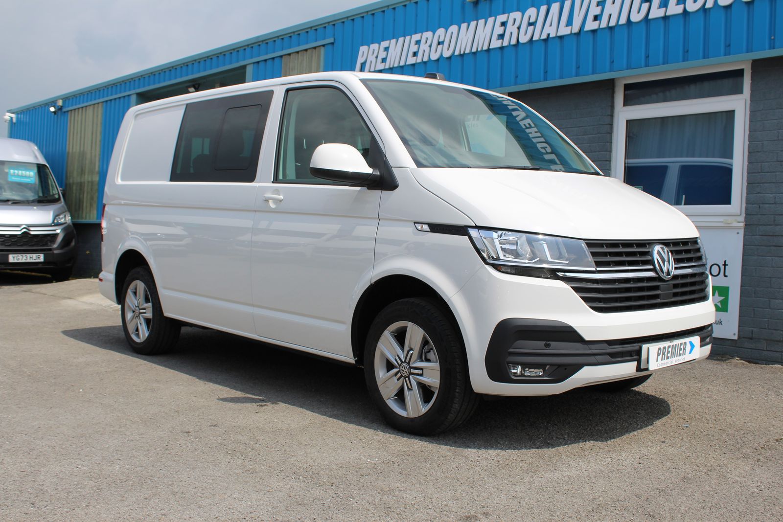 Volkswagen Transporter T32 Kombi Highline SWB 150 PS 2.0 TDI 7SP DSG 4dr Automatic 2026