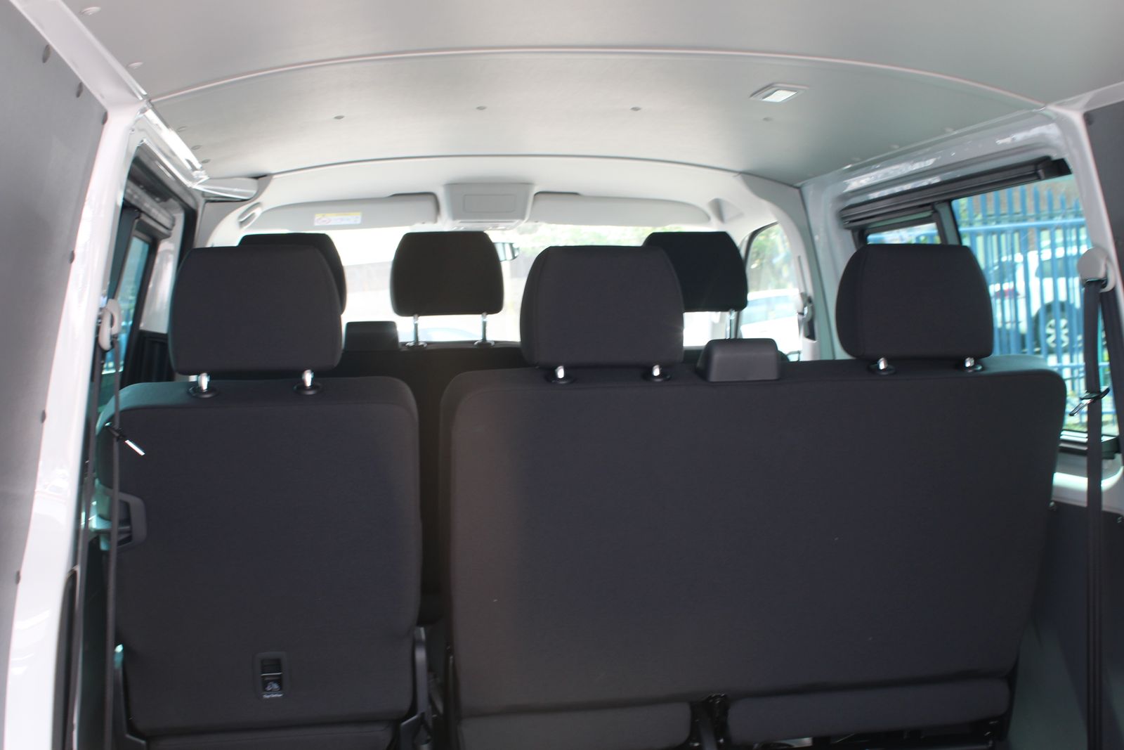 Volkswagen Transporter T32 Kombi Highline SWB 150 PS 2.0 TDI 7SP DSG 4dr Automatic 2026