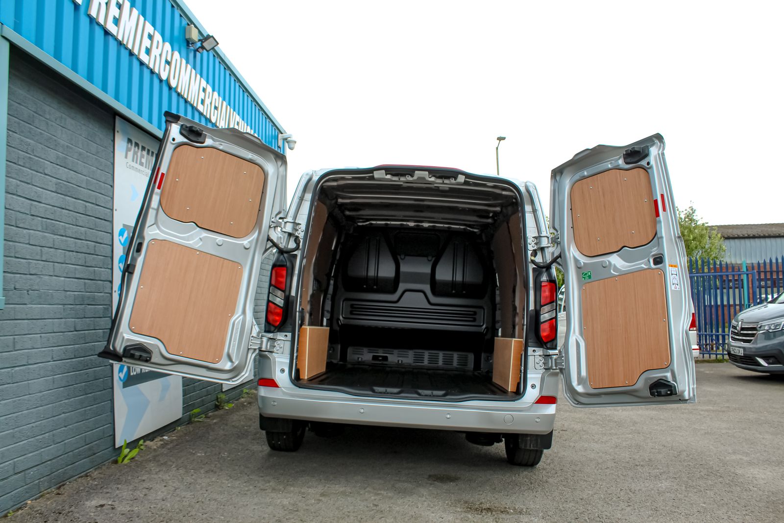 Ford Transit Custom 2.0 300 EcoBlue Limited Panel Van 5dr Diesel Manual L2 H1 Euro 6 (s/s) (150 ps) 5dr Manual 2026