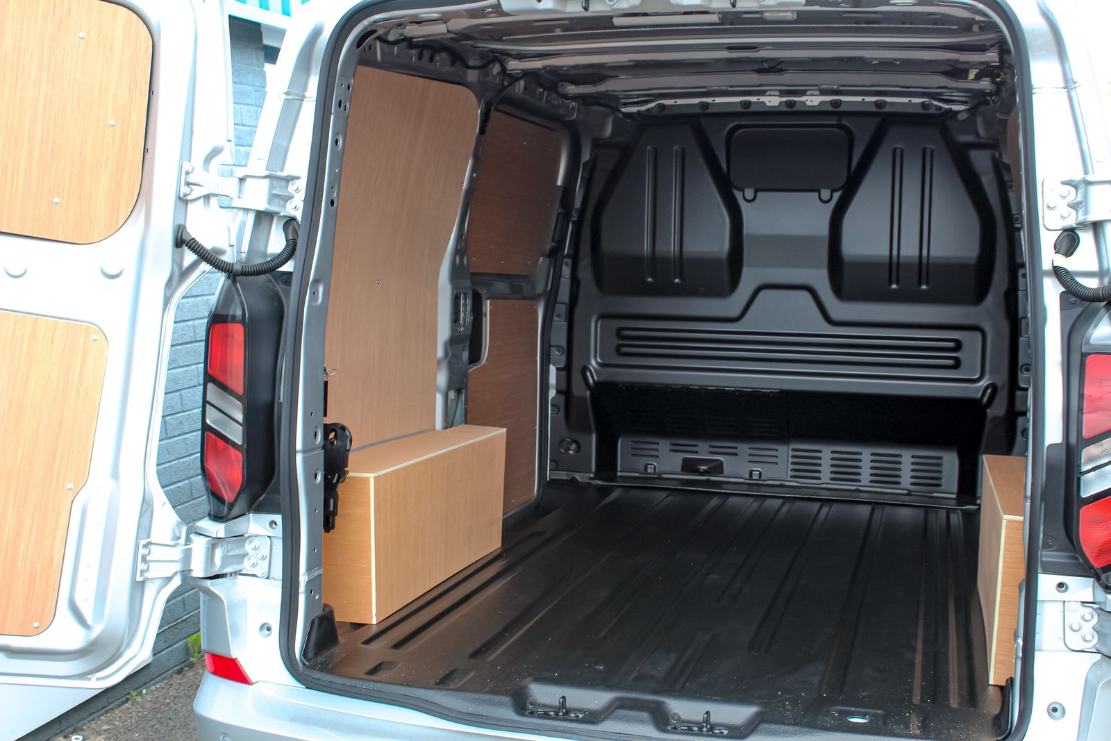 Ford Transit Custom 2.0 300 EcoBlue Limited Panel Van 5dr Diesel Manual L2 H1 Euro 6 (s/s) (150 ps) 5dr Manual 2026