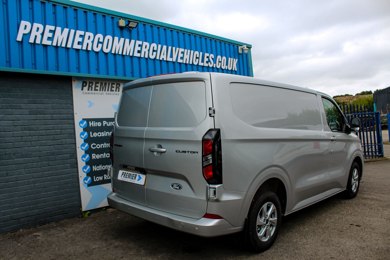 Ford Transit Custom 2.0 300 EcoBlue Limited Panel Van 5dr Diesel Manual L2 H1 Euro 6 (s/s) (150 ps) 5dr Manual 2026