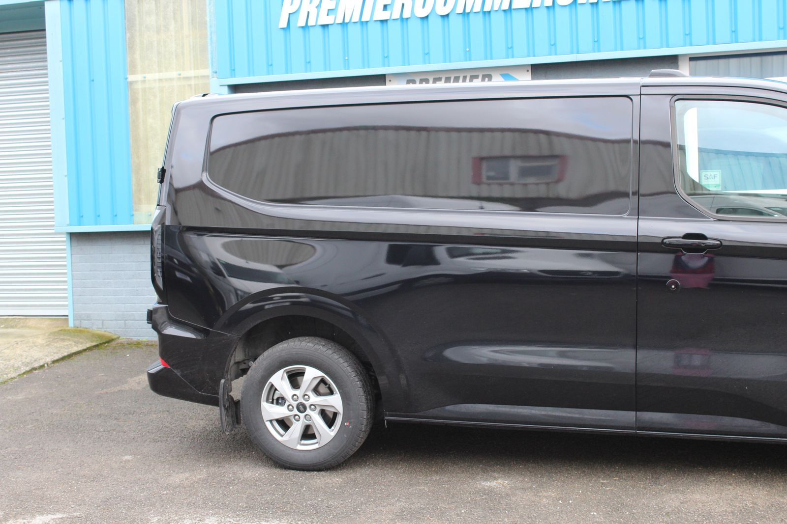 Ford Transit Custom 2.0L 280 Limited EcoBlue Diesel Manual Euro 6 (134 bhp) 0dr Manual 2026