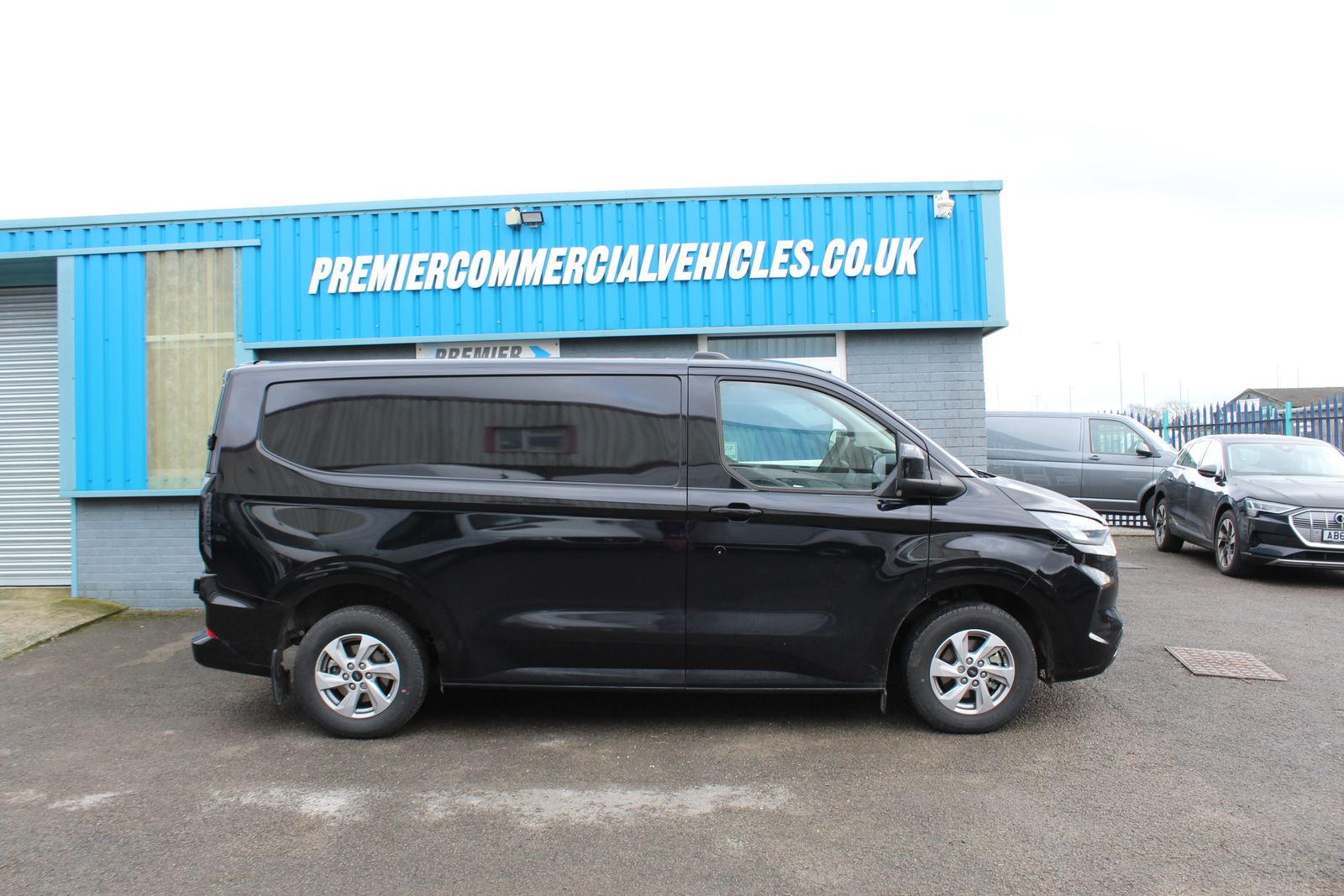Ford Transit Custom 2.0L 280 Limited EcoBlue Diesel Manual Euro 6 (134 bhp) 0dr Manual 2026