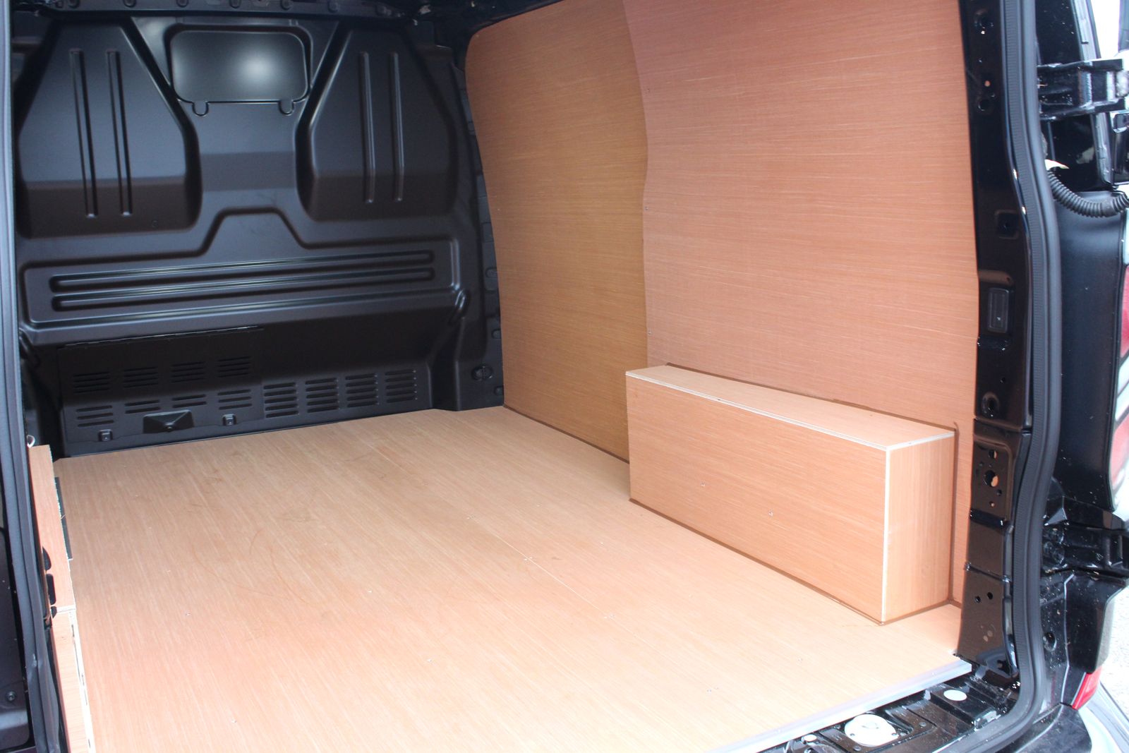 Ford Transit Custom 2.0L 280 Limited EcoBlue Diesel Manual Euro 6 (134 bhp) 0dr Manual 2026