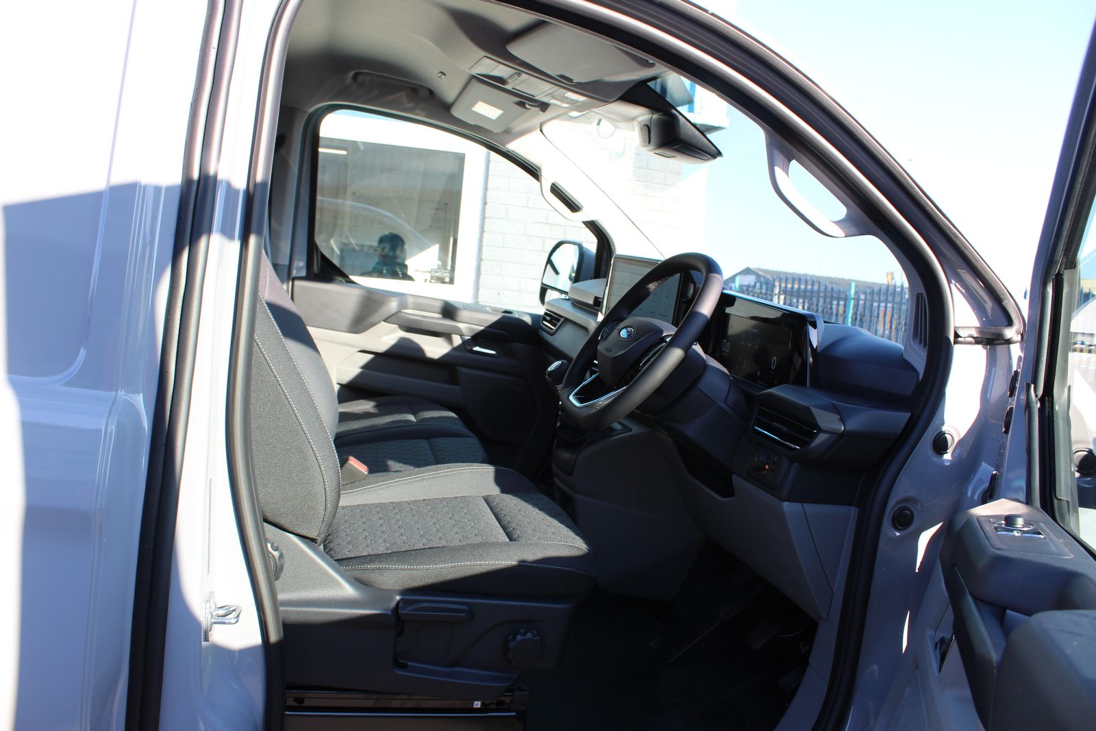 Ford Transit Custom 2.0L 280 Limited EcoBlue Diesel Manual Euro 6 (134 bhp) 5dr 2026