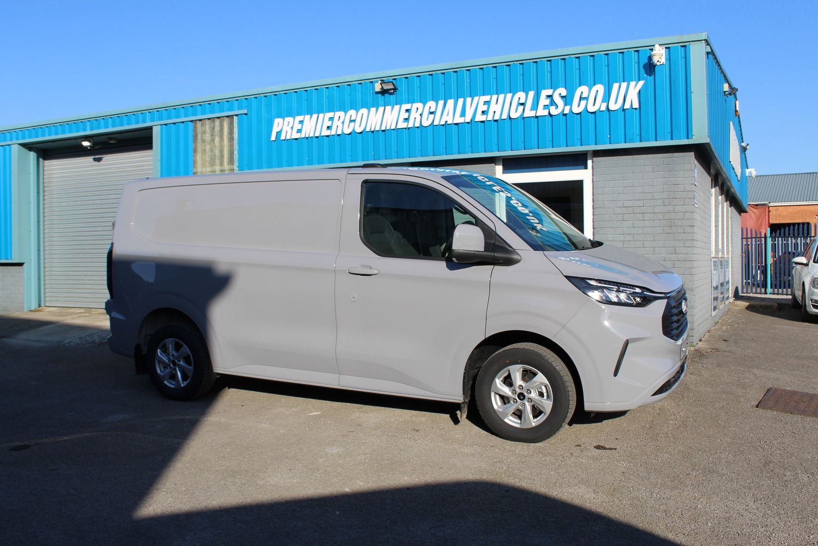 Ford Transit Custom 2.0L 280 Limited EcoBlue Diesel Manual Euro 6 (134 bhp) 5dr 2026