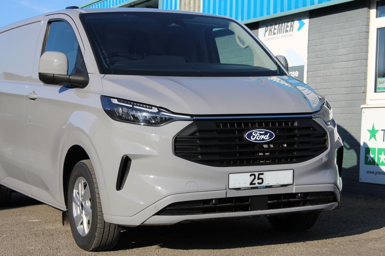 Ford Transit Custom 2.0L 280 Limited EcoBlue Diesel Manual Euro 6 (134 bhp) 5dr 2026