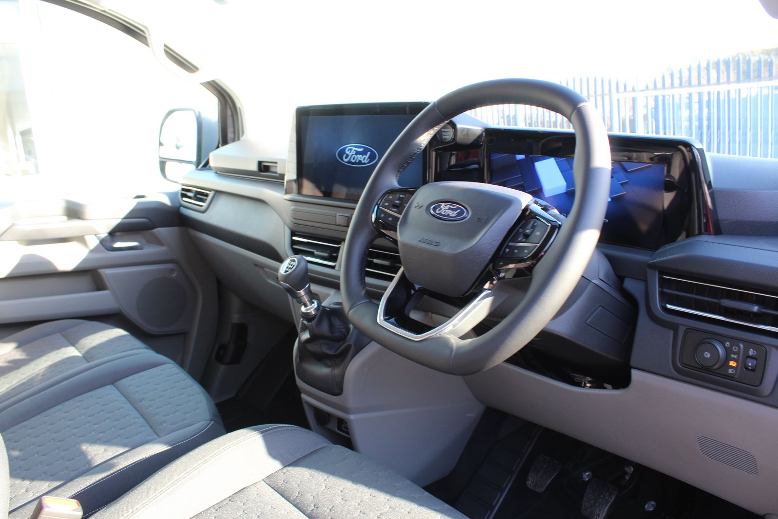 Ford Transit Custom 2.0L 280 Limited EcoBlue Diesel Manual Euro 6 (134 bhp) 5dr 2026