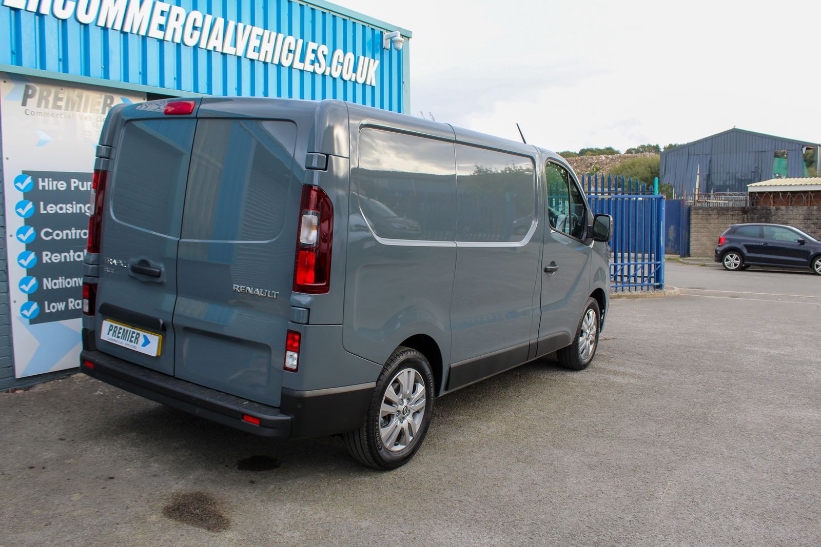 Renault Trafic 2.0 dCi Blue 30 Extra Panel Van 5dr Diesel Manual LWB Euro 6 (s/s) (130 ps) 5dr Manual 2026